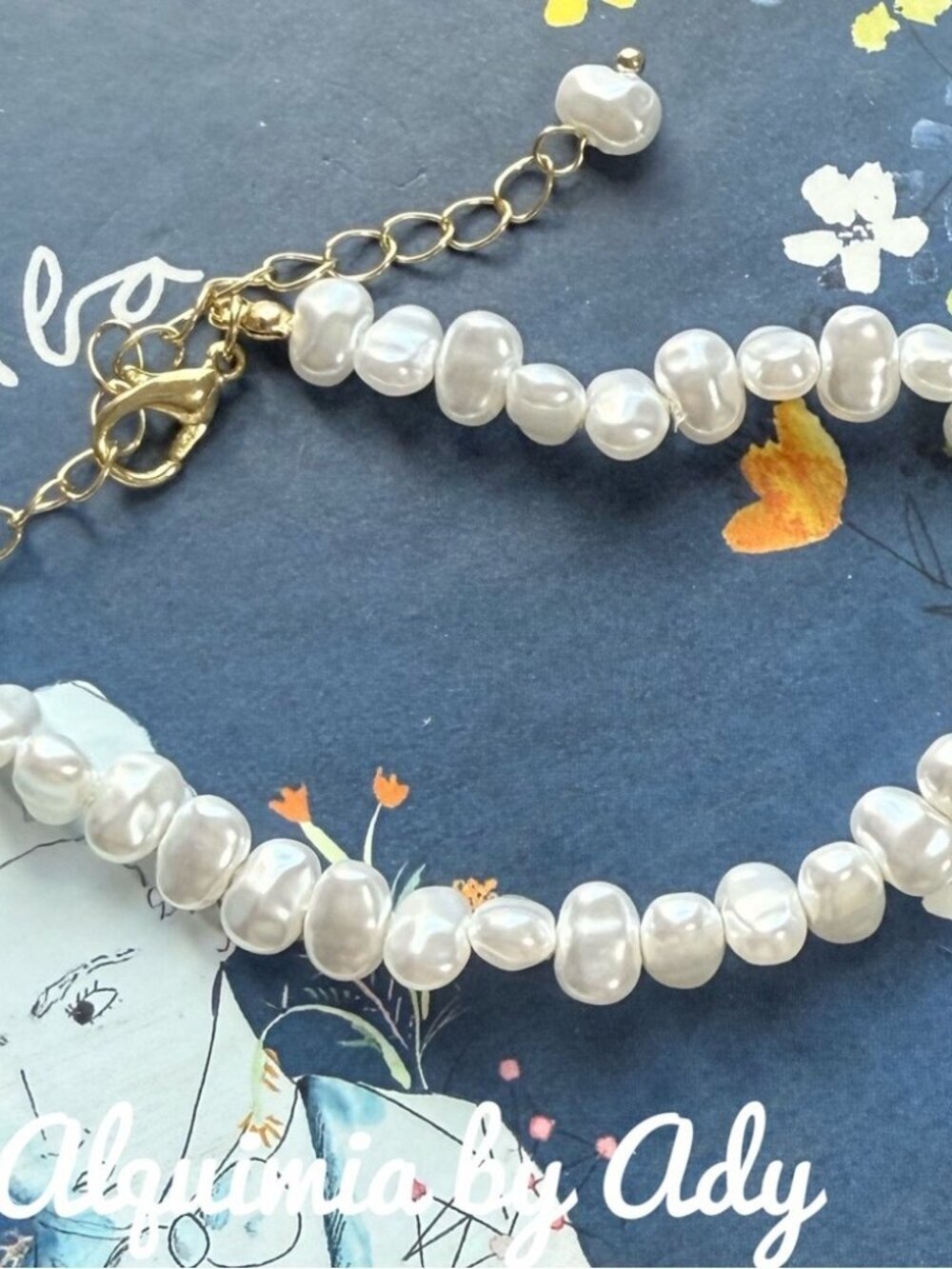 EASY TO WEAR + Faux baroque pearls and gold + single string bracelet